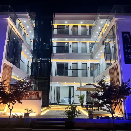Luanchuan Shanshuiwan Homestay