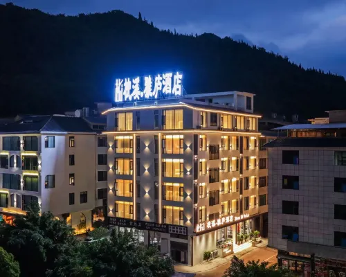 Pillow Creek Yalu Hotel (Huangguoshu Waterfall Scenic Area) Hotels in Zhenning