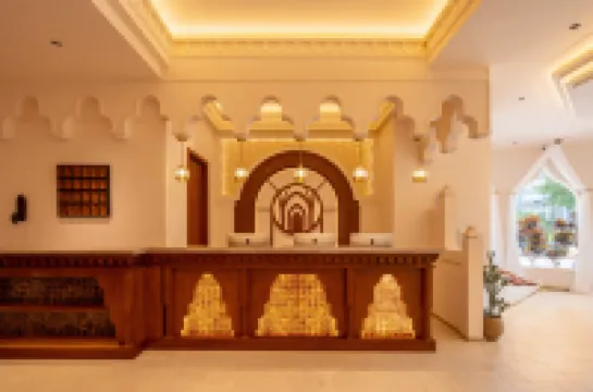 Dalian Jinse Sea View Art Homestay (Xinghai Square Branch)