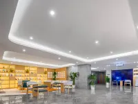 Guiyu Hotel (Guilin Elephant Trunk Mountain & Guilin Railway Station Branch) Hotels near Xiufeng