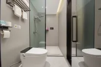 Ending LandonExclusive Hotel