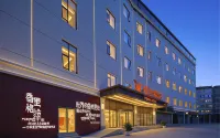Vienna Hotel (Shangri-La Dukezong Ancient City North Gate) Hotels in Shangri-La