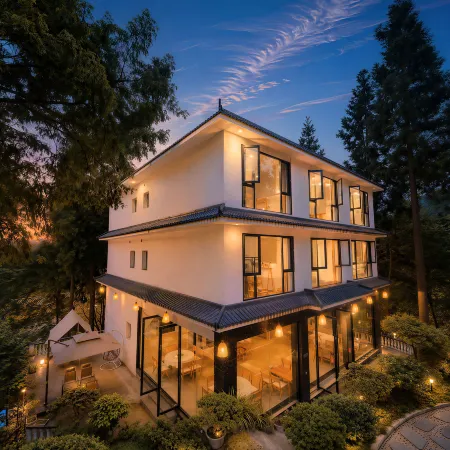 Jade Peak Valley Lodge