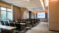 The Best Western Plus Jinan (Shandong International Convention and Exhibition Center) - parking