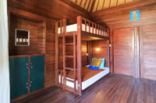 ウマホステルレンボンガン