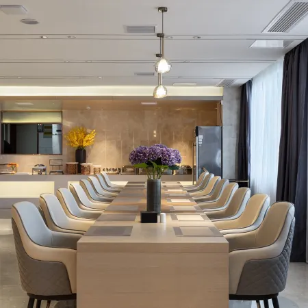 Lavande Hotel (Second Guanggu Road, Wuhan) Отели рядом с достопримечательностью «Олимпийский спортивный центр провинции Хубэй-теннисный зал»