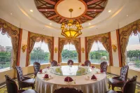 Palace International Hotel