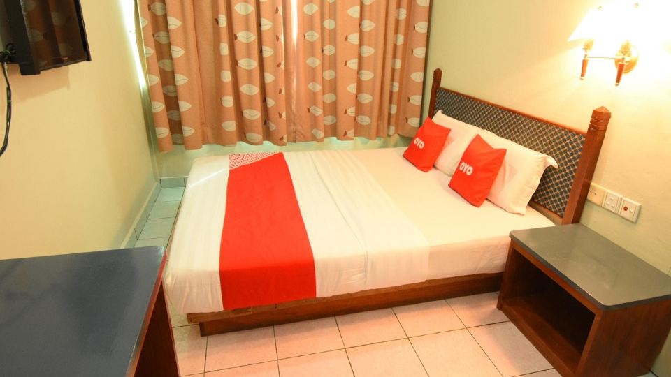 OYO 89642 Highway Inn