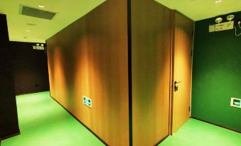 Green In Hotels (Shanghai Xincun Road Tongji Hospital)