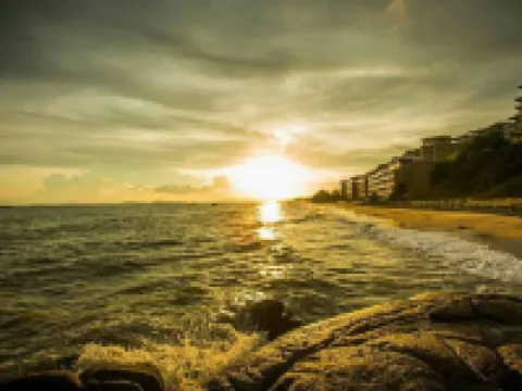 รอยัลพลา คลิฟฟ์ บีช โรงแรมในอำเภอ บ้านฉาง