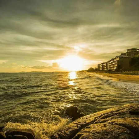 Royal Phala Cliff Beach Resort