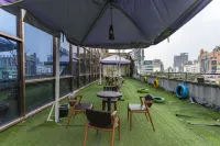 Porman Hotel (Yulin Jincheng Center Pedestrian Street Branch)