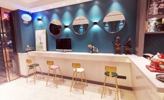 Yasite Meitu Hotel (Wuhan Tieji Road Metro Station)