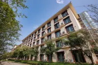 Guifeng Hotel Zhenfeng Hotels near Minshan Park