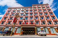 Junyue Hotel Hotels in Batang County