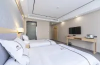 Zhongwu Hotel - parkir