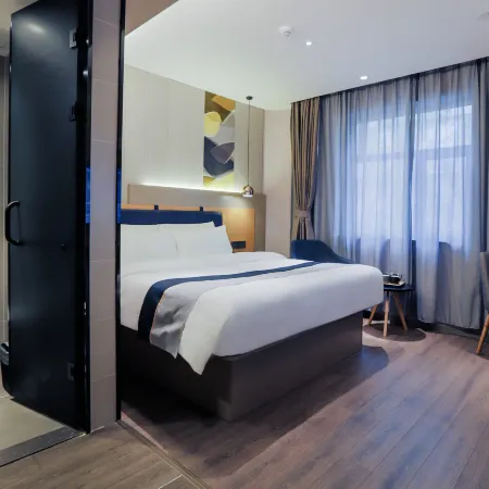R ROYALSS HOTEL（Urumqi Cancer Hospital Xiaoxigou Subway Station Branch）