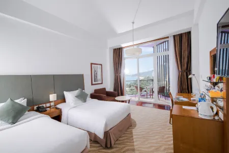 Hotel Novotel Nha Trang Отели рядом с достопримечательностью «Lucky Foot Spa Nha Trang»