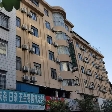 Luchuan Tiantian Convenient Homestay