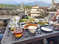 Hongcun·Wanxinglou Homestay - Mountain view