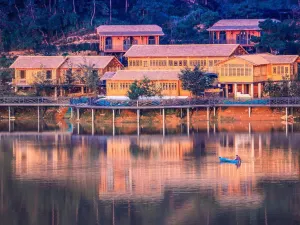 Xundian Fenglongwan Resort Hotel