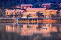 Xundian Fenglongwan Resort Hotel Hotels in Xundian