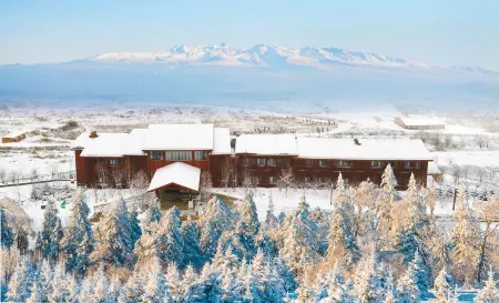 The View Changbai Mountain – MGallery Отели рядом с достопримечательностью «Yuanxianghu Ice and Snow Paradise»