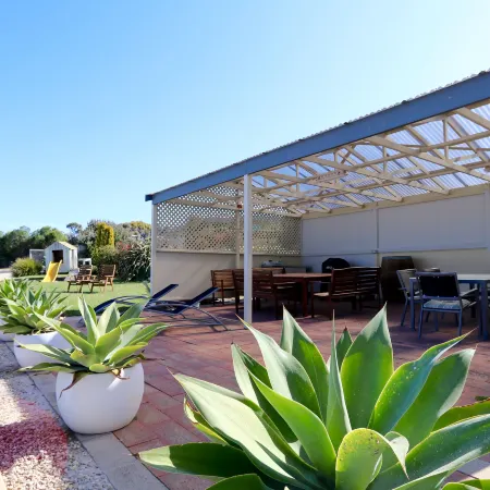 Harbour View Motel Отели в г. Роб