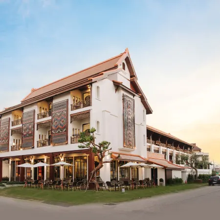 T.Heritage Hotel Отели рядом с достопримечательностью «Храм Ват-Пхра-Сингх»