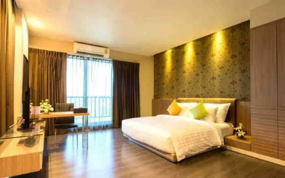 ห้องดีลักซ์ (เตียงใหญ่)