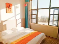 Fuxi Mountain Loulan Xiaozhu Homestay (Fuxi Mountain Scenic Area) - balcony