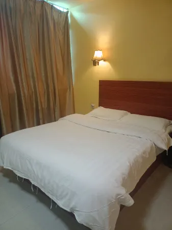 Luocheng Jindi Business Hotel