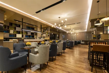 Yishang Hotel (Huangshi Yingbin Avenue) Отели рядом с достопримечательностью «Hubei Normal University»