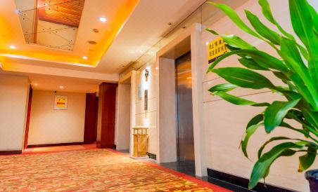 Swan Lake Hotel - Housity