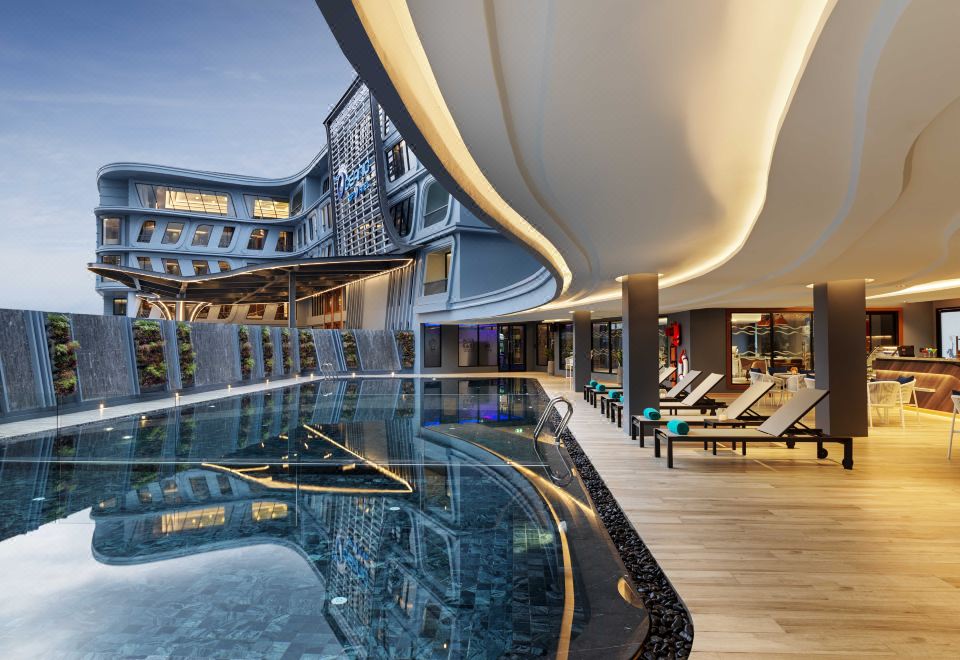 The Oceanic Sportel Phuket 사진