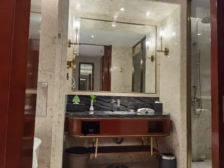 CHINA  KOREA  HOTEL Отели рядом с достопримечательностью «Dayangwan Ecological Tourism Scenic Area»