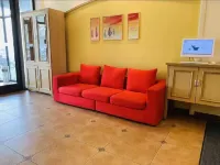 Pebble Hotel (Tonghua Ouya Jiangnan Street)