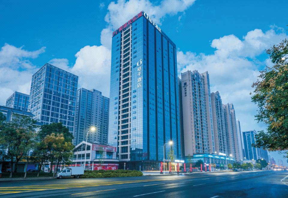 Orange Hotel