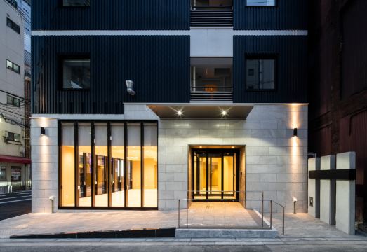 2. 포즈 호텔 긴테..