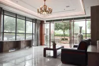 Guizhou Nanxin Hotel (Zunyi High-speed Railway Station)