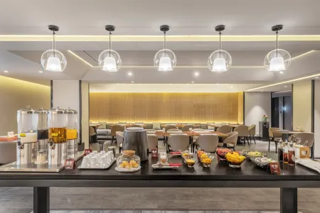 Jiugetangli Hotel(Jinan Daming Lake Quancheng Square Store) Отели рядом с достопримечательностью «Shandong University Qianfoshan Campus North Area»