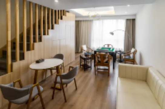 Emeishan Baiyin Hot Spring Smart Hotel