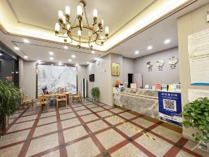 Jincheng Hotel (Chongren Street Kou Road Branch)