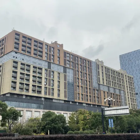 Doushajia Projection Apartment (Dagang Yihua Square Shop)