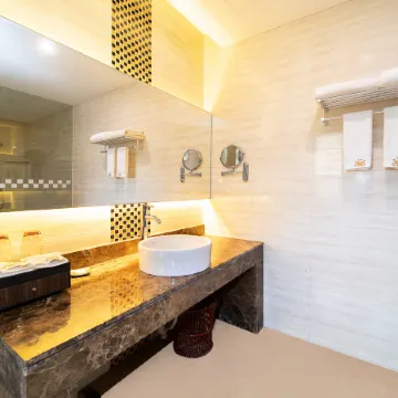 Jinpeng International Hotel (Duyun Dashiban Ancient Street)