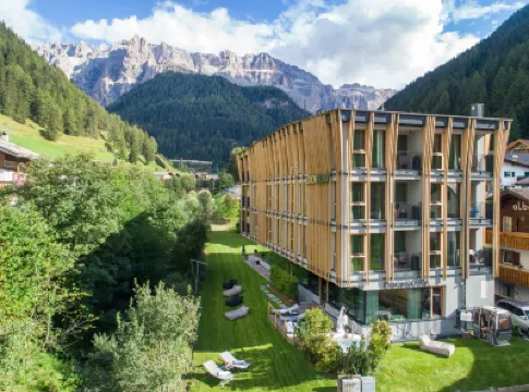 Mountain Design Hotel Eden Selva Hotels near Frara