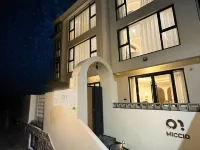Miccio Homestay - مسبح خاص