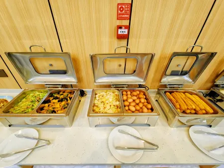 GreenTree Inn (Yopu Lake Wenhua Middle Road) Отели рядом с достопримечательностью «Народная больница, округ Чупху»