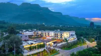 Dongluyuan Hotel Hotels near Linzhou Theater