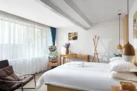 Huamanli Movie Homestay (Henan Finance and Economics Academy Jingeng Hospital)